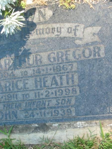BROWN;  | Colin Arthur Gregor,  | 7-1-1904 - 14-1-1967,  | Clarice Heath,  | 7-10-1911 - 11-2-1998  | John,  | infant son,  | died 24-11-1939;  | Moore-Linville general cemetery, Esk Shire  | 