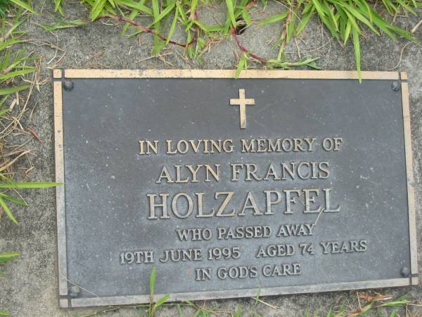Alyn Francis HOLZAPFEL  | 19 Jun 1995, aged 74  | Mt Cotton / Gramzow / Cornubia / Carbrook Lutheran Cemetery, Logan City  |   | 