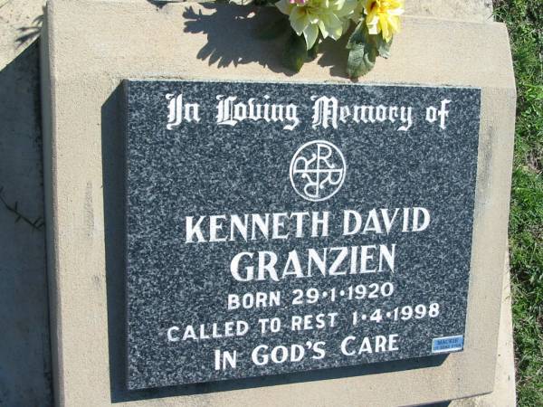 Kenneth David GRANZIEN  | b: 29 Jan 1920, d: 1 Apr 1998  | Mount Beppo Apostolic Church Cemetery  | 