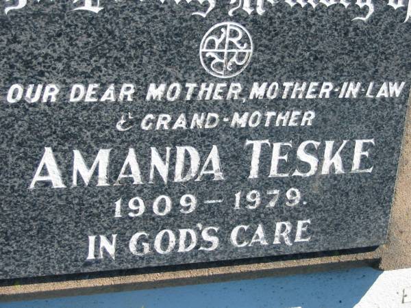 Amanda TESKE  | b: 1909, d: 1979  | Mount Beppo Apostolic Church Cemetery  | 