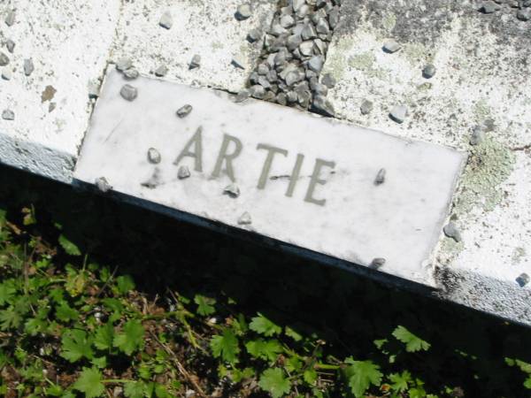 Arthur F. BULOW (Artie), brother,  | died 10 Feb 1964 aged 44 years;  | Mt Beppo General Cemetery, Esk Shire  | 