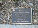 
Phyllis STREET,
11-1-1926 - 25-3-1987;
Johnny STREET,
28-6-1922 - 10-5-2007;
Mudgeeraba cemetery, City of Gold Coast
