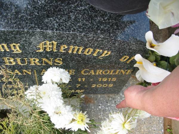Carol Susan BURNS,  | 22-9-1949 - 16-11-1995;  | Annie Caroline BURNS,  | 20-11-1915 - 30-7-2009;  | Murwillumbah Catholic Cemetery, New South Wales  | 