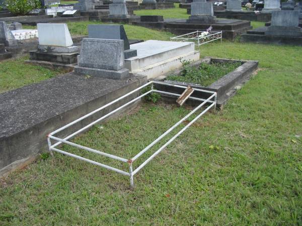 William D???,  | died 22-12-54?;  | Murwillumbah Catholic Cemetery, New South Wales  | 