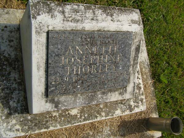 Annette Josephine THORLEY,  | baby sister,  | 22-9-41 - 242-9-1941;  | Murwillumbah Catholic Cemetery, New South Wales  | 