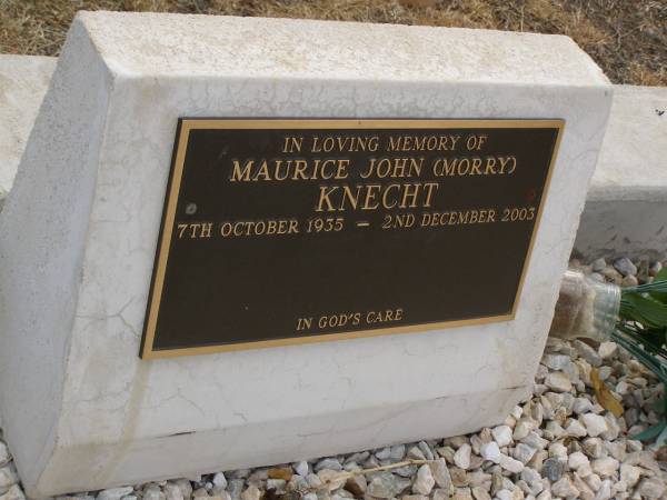 Maurice John (Morry) KNECHT,  | 7 Oct 1935 - 2 Dec 2003;  | Nobby cemetery, Clifton Shire  | 