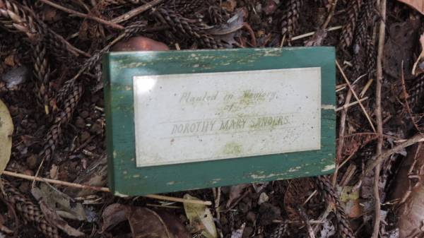 Dorothy Mary SANDERS  |   | Norfolk Island Memorial Park  |   | 