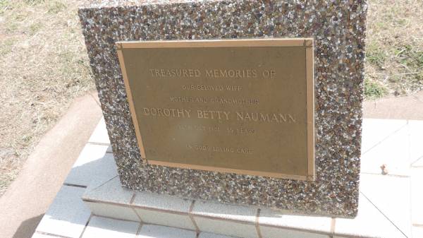 Dorothy Betty NAUMANN  | d: 12 Oct 1981 aged 55  |   | Peak Downs Memorial Cemetery / Capella Cemetery  | 