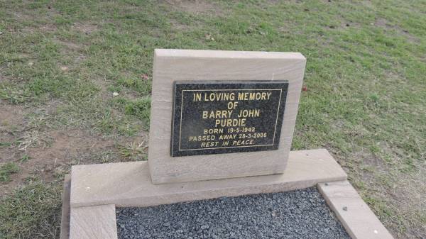 Barry John PURDIE  | b: 19 May 1942  | d: 28 Mar 2006  |   | Peak Downs Memorial Cemetery / Capella Cemetery  | 