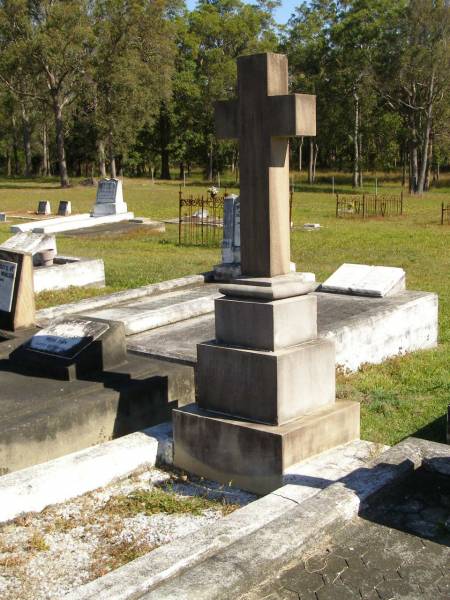 George KUHL,  | born 21 Dec 1865,  | died 19 April 1902,  | erected by wife & children;  | Pimpama Island cemetery, Gold Coast  | 