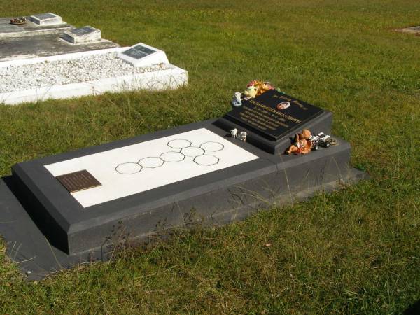 Lucas Graham Cran (Luke) SMITH,  | 2-11-2001 - 9-4-2006,  | son brother grandson;  | Pimpama Island cemetery, Gold Coast  | 