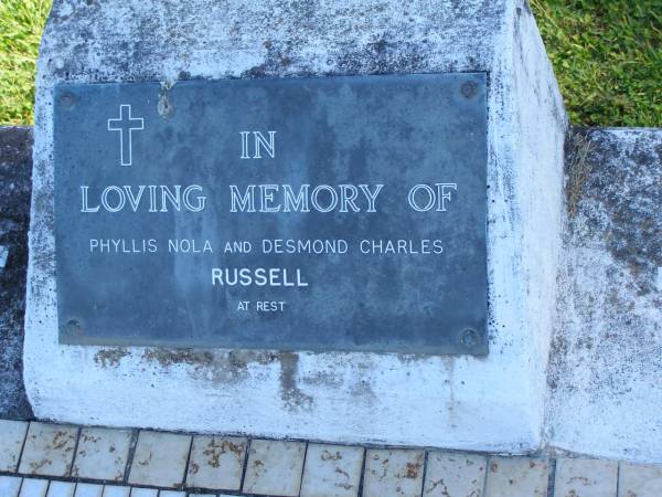 Phyllis Nola RUSSELL;  | Desmond Charles RUSSELL;  | Pimpama Island cemetery, Gold Coast  | 