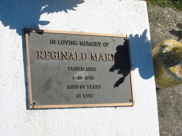 Reginald MARKS,  | died 1-10-1998 aged 89 years;  | Pimpama Island cemetery, Gold Coast  | 