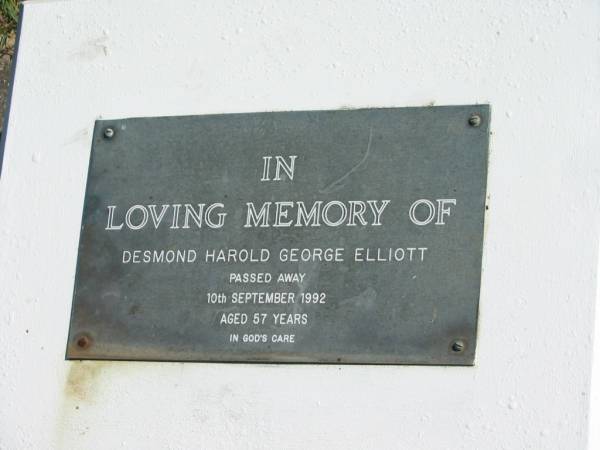Desmond Harold George ELLIOTT,  | died 10 Sept 1992 aged 5 years;  | Pimpama Island cemetery, Gold Coast  | 