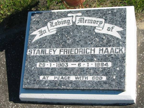 Stanley Friedrich HAACK,  | 29-1-1903 - 6-1-1984;  | Pimpama Island cemetery, Gold Coast  | 