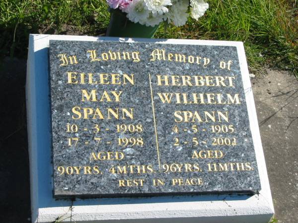 Eileen May SPANN,  | 10-3-1908 - 17-7-1998 aged 90 years 4 months;  | Herbert Wilhelm SPANN,  | 4-5-1905 - 2-5-2002 aged 96 years 11 months;  | Pimpama Island cemetery, Gold Coast  | 