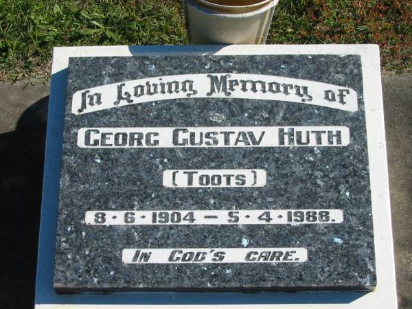 Georg Gustav (Toots) HUTH,  | 8-6-1904 - 5-4-1988;  | Pimpama Island cemetery, Gold Coast  | 
