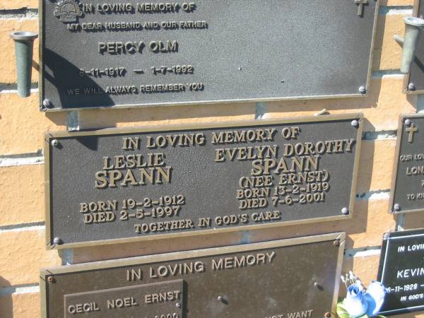 Leslie SPANN,  | born 19-2-1912,  | died 2-5-1997;  | Evelyn Dorothy SPANN (nee ERNST),  | born 13-2-1919,  | died 7-6-2001;  | Pimpama Island cemetery, Gold Coast  | 