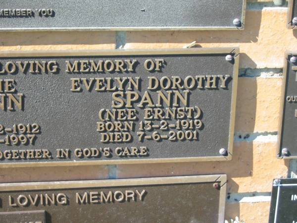 Leslie SPANN,  | born 19-2-1912,  | died 2-5-1997;  | Evelyn Dorothy SPANN (nee ERNST),  | born 13-2-1919,  | died 7-6-2001;  | Pimpama Island cemetery, Gold Coast  | 
