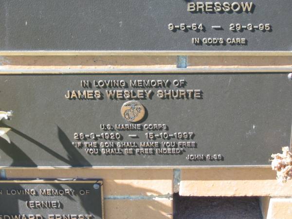 James Wesley SHURTE,  | 26-3-1920 - 15-10-1997;  | Pimpama Island cemetery, Gold Coast  | 