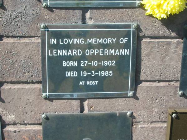 Lennard OPPERMANN,  | born 27-10-1902,  | died 19-3-1985;  | Pimpama Island cemetery, Gold Coast  | 