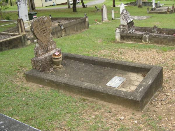 Sarah Evelyn LIGHTBODY,  | sister,  | died 5 Nov 1942 aged 51 years;  | Edith Florence LIGHTBODY,  | died 2 Oct 1983 aged 97 years;  | Pimpama Uniting cemetery, Gold Coast  | 