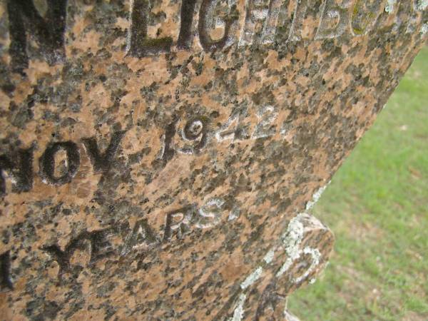 Sarah Evelyn LIGHTBODY,  | sister,  | died 5 Nov 1942 aged 51 years;  | Edith Florence LIGHTBODY,  | died 2 Oct 1983 aged 97 years;  | Pimpama Uniting cemetery, Gold Coast  | 