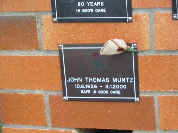 John THomas MUNTZ,  | 10-6-1936 - 3-1-2000;  | Pimpama Uniting cemetery, Gold Coast  | 