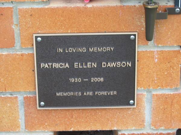 Patricia Ellen DAWSON,  | 1930 - 2006;  | Pimpama Uniting cemetery, Gold Coast  | 