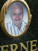 
Ernest Robert (Pop) AUSTIN,
25-9-1920 - 30-9-2004;
Pimpama Uniting cemetery, Gold Coast
