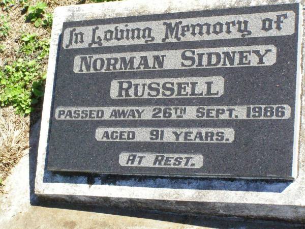 Norman Sidney RUSSELL,  | died 26 Sept 1986 aged 91 years;  | Pine Mountain St Peter's Anglican cemetery, Ipswich  | 