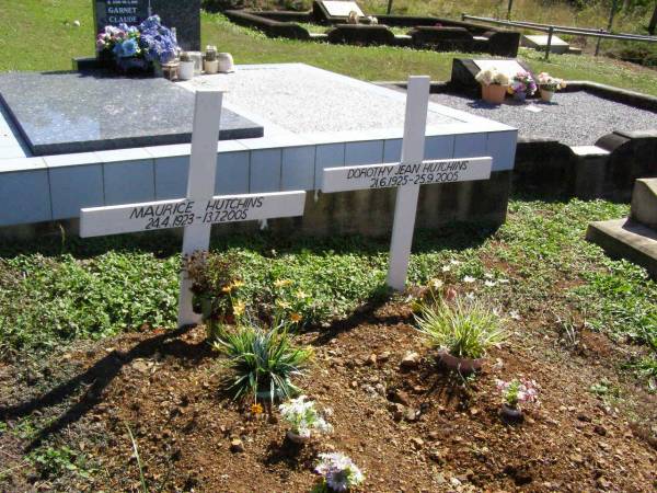 Maurice HUTCHINS,  | 24-4-1923 - 13-7-2005;  | Dorothy Jean HUTCHINS,  | 21-6-1925 - 25-9-2005;  | Pine Mountain St Peter's Anglican cemetery, Ipswich  | 