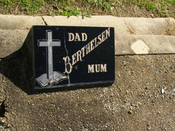 BERTHELSEN;  | dad;  | mum;  | Polson Cemetery, Hervey Bay  | 