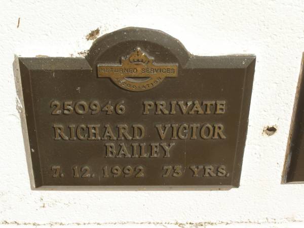 Richard Victor BAILEY,  | died 7-12-1992 aged 73 years;  | Polson Cemetery, Hervey Bay  | 