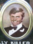 
Daryl Stanley DODT, husband daddy,
tragically killed 25-5-83 aged 28 years;
Ropeley Immanuel Lutheran cemetery, Gatton Shire
