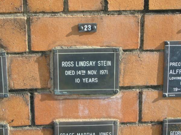 Ross Lindsay STEIN  | 14-Nov-971  | 10 yrs  | Sherwood (Anglican) Cemetery, Brisbane  | 