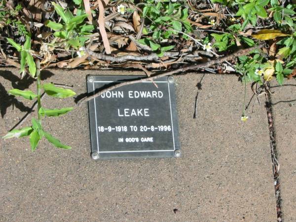 John Edward LEAKE  | 18-9-1918 to 20-8-1996  |   | St Margarets Anglican memorial garden, Sandgate, Brisbane  |   | 