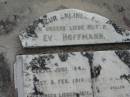 an unsere liebe mutter Eva HOFFMANN geb 13 Jun 1843, gest 9 Feb 1916 auch unser lieber vater Johann Adam HOFFMANN geb 23 Mai 1846, gest 18 Sep 1898 Stone Quarry Cemetery, Jeebropilly, Ipswich 