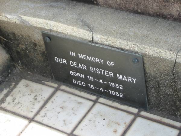 Charles F H PROFKE  | 28 Jun 1962, aged 69  | Hilda Wilhelmine PROFKE  | 3 Sep 1990, aged 98  | (our dear sister) Mary  | b: 15 Apr 1932, d: 16 Apr 1932  | Stone Quarry Cemetery, Jeebropilly, Ipswich  | 