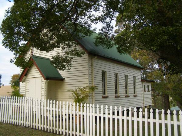 Tallebudgera Presbyterian (now Uniting) Church;  | Tallebudgera Presbyterian cemetery, City of Gold Coast  | 