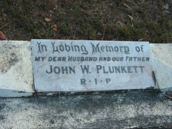 John W PLUNKETT  |   | Tamborine Catholic Cemetery, Beaudesert  |   | 