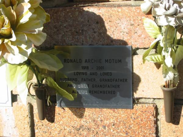 Ronald Archie MOTUM,  | 1918 - 2001,  | husband father grandfather great-grandfather;  | Tea Gardens cemetery, Great Lakes, New South Wales  | 