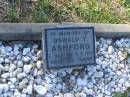 
Oswald T. ASHFORD,
3-10-1914 - 8-2-1960 aged 45 years;
Tea Gardens cemetery, Great Lakes, New South Wales
