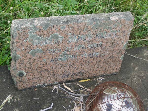 Robert James HALES,  | died 21 Dec 1939 aged 40 years;  | Tiaro cemetery, Fraser Coast Region  | 