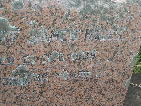 Robert James HALES,  | died 21 Dec 1939 aged 40 years;  | Tiaro cemetery, Fraser Coast Region  | 