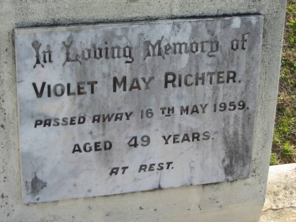 Violet May RICHTER  | 16 May 1959 aged 49  | Toogoolawah Cemetery, Esk shire  | 