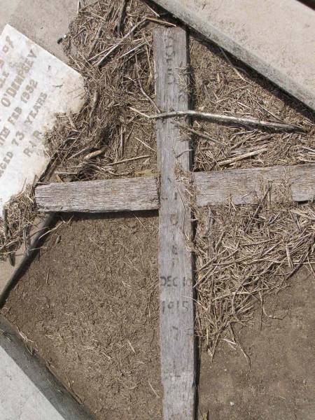 [best guess]  | died 10 Dec 1915 aged 1 year 3 months;  | Upper Freestone Cemetery, Warwick Shire  | 