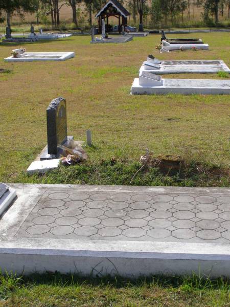 Woodhill cemetery (Veresdale), Beaudesert shire  |   | 