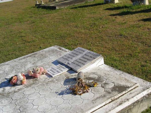 Maggie Percy Champney  | 12 Jun 1981,aged 87  | Joseph Walter Champney  | 7 Aug 1960, aged 75  | Bruce Joseph Champney  | b: 8 Feb 1923, d: 14 Dec 1995  | Violet May Hurle  | b: 1 Jul 1916, d: 31 Mar 2001  | Woodhill cemetery (Veresdale), Beaudesert shire  |   | 