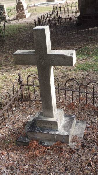 Gwendolyn Nelson MILLS  | d: 11 May 1880 aged 6? years and 3 months  |   | Yandilla All Saints Anglican Church with Cemetery  |   | 